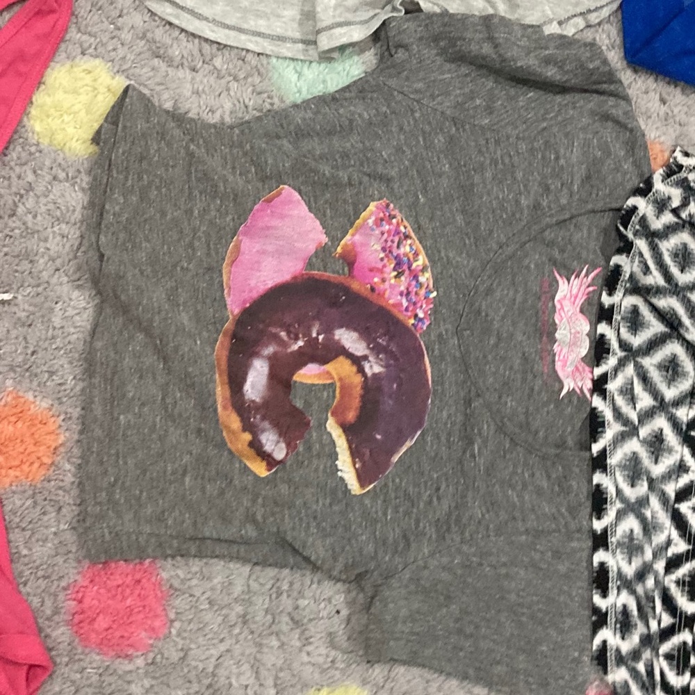 Crop donut shirt